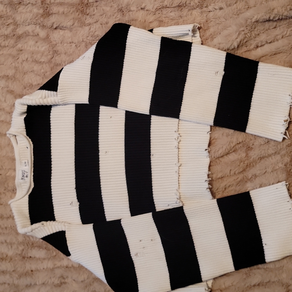 Cropped sweater